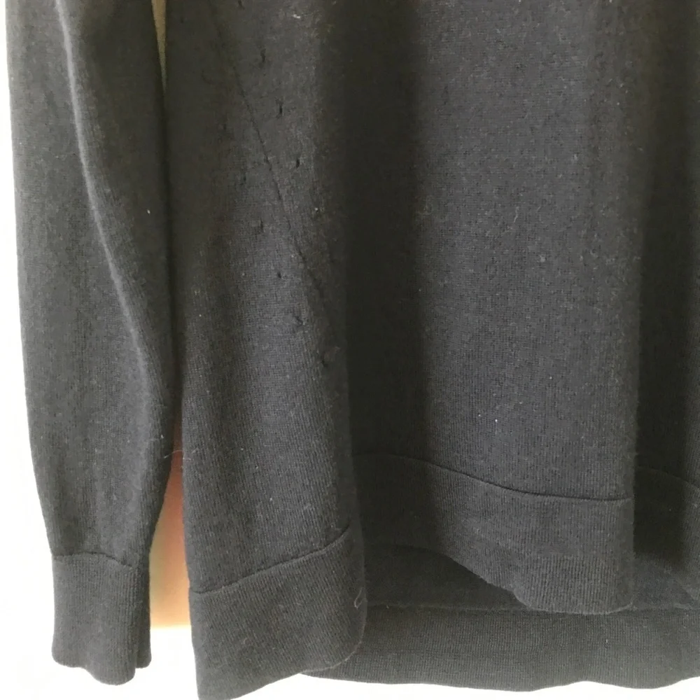 J. Crew Men’s Dark Blue crew neck sweater XS